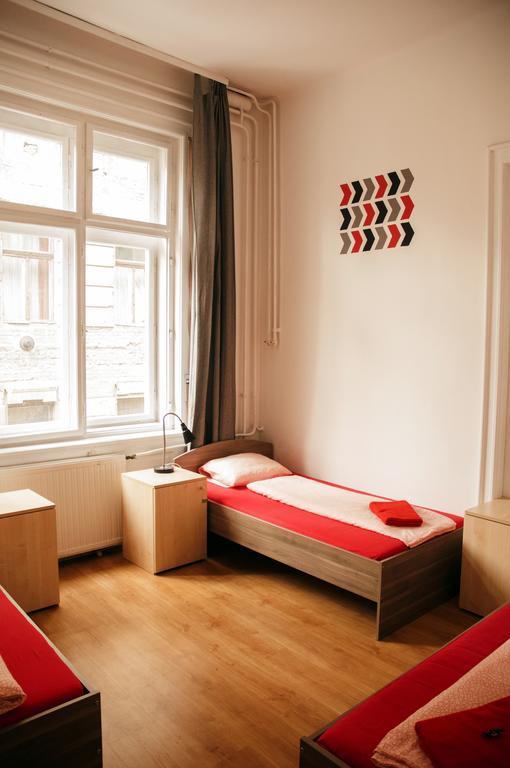 2Night Hostel Budapest Ngoại thất bức ảnh